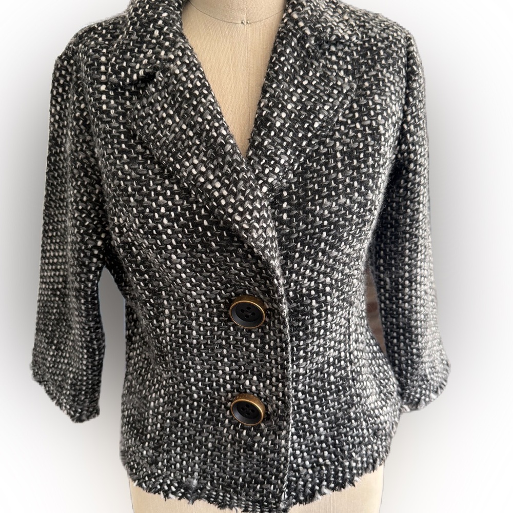 Cabi Women’s Cropped Blazer With Button Closure. Size Small